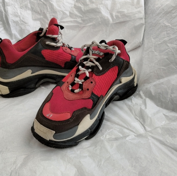 Balenciaga Triple S for Men Size 8 Authentic - Picture 10 of 16